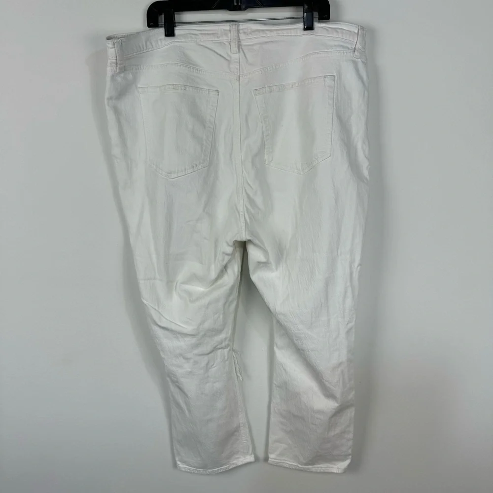 Abercrombie & Fitch The Ankle Straight Ultra High Rise Curve Love White Jeans